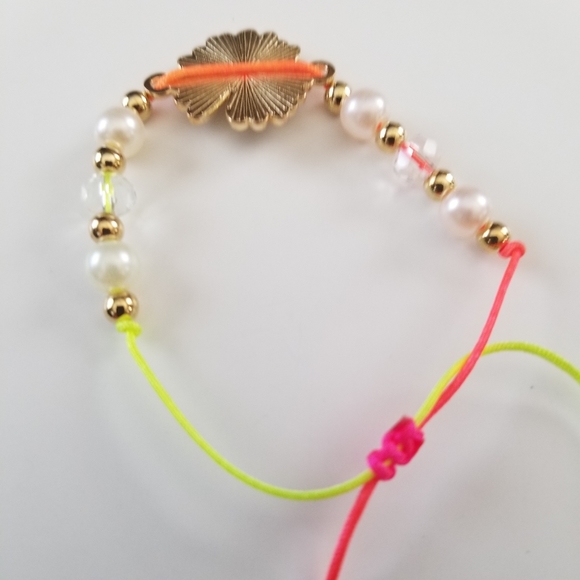 2 pcs Fashion Neon beaded Daisy Bracelets Stackable New - Picture 6 of 6